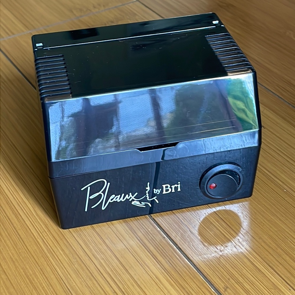 BLEAUX by Bri -  Air Dryer for Lashes